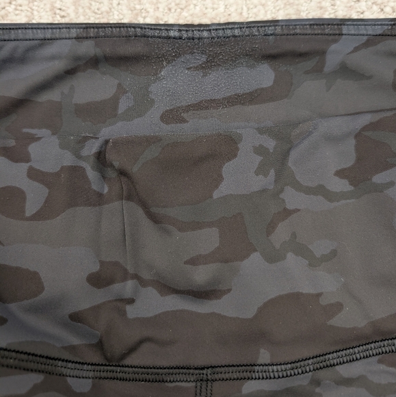 Lululemon Fast and Free 10" Short, Size 10 - Picture 4 of 4